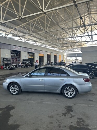 Hyundai Sonata-8