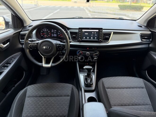 Kia Rio-12