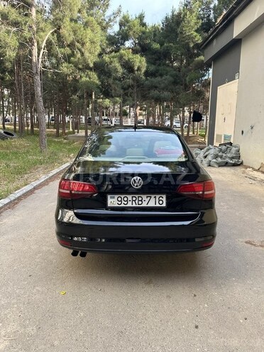 Volkswagen Jetta-4