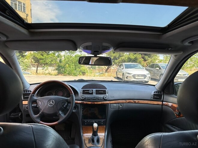 Mercedes E 320-9