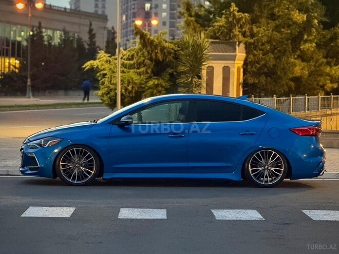 Hyundai Elantra-6