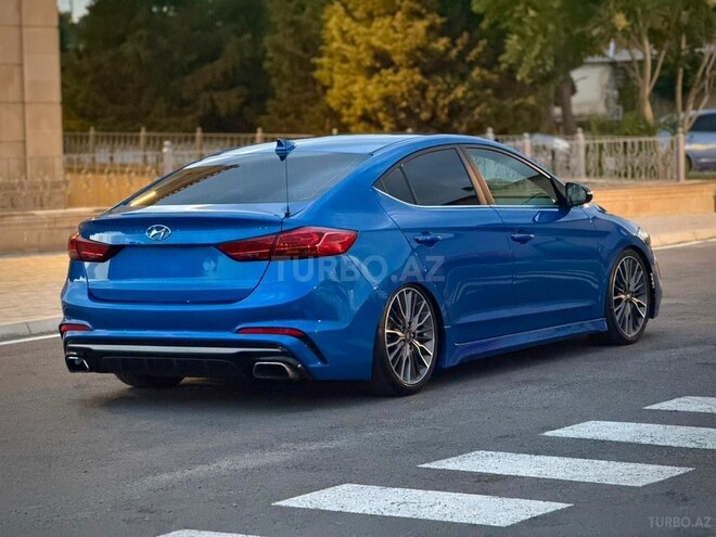 Hyundai Elantra-5