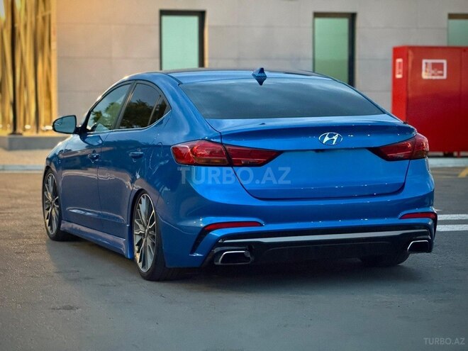 Hyundai Elantra-9