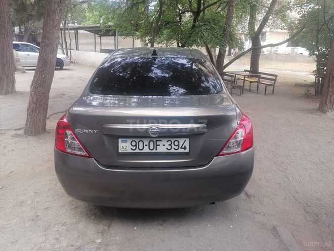Nissan Sunny-12