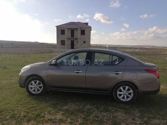 Nissan Sunny-14