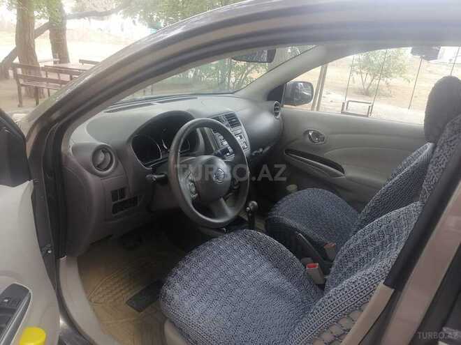 Nissan Sunny-6