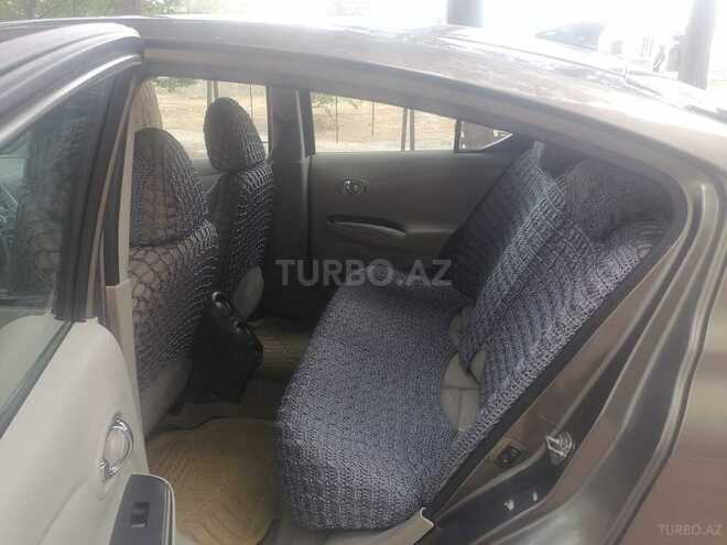 Nissan Sunny-7