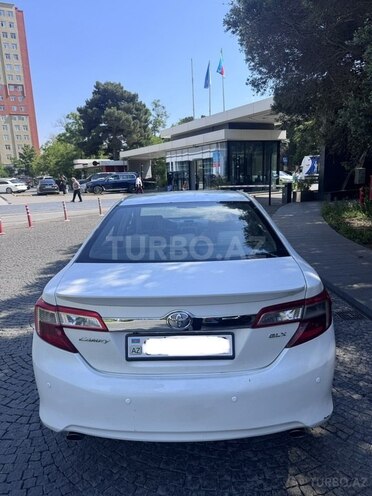 Toyota Camry-9