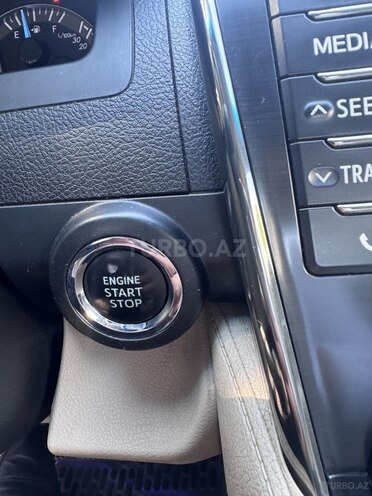 Toyota Camry-15