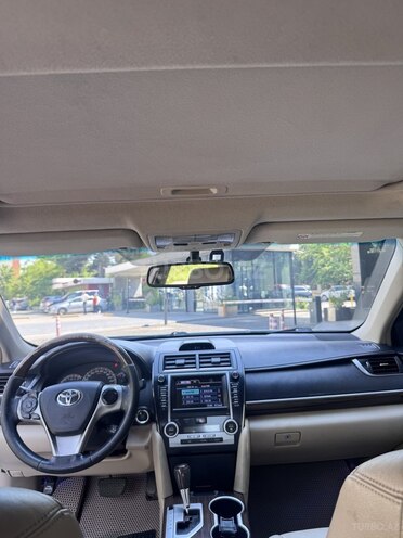 Toyota Camry-11