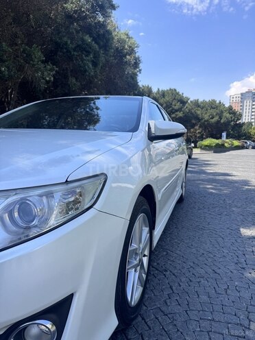 Toyota Camry-5