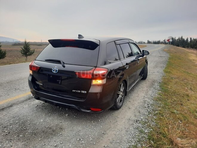 Toyota Corolla Fielder-6
