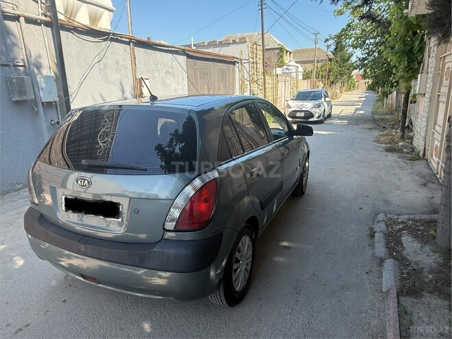 Kia Rio-5