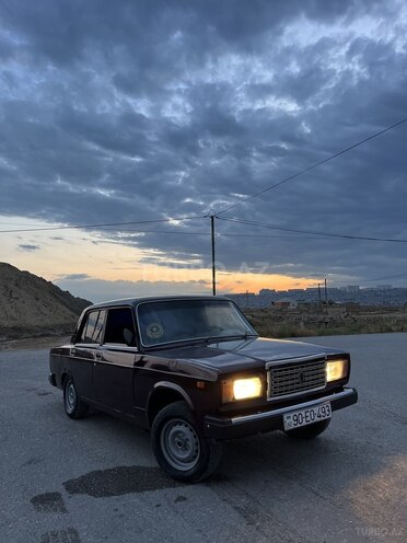 LADA (VAZ) 2107-1