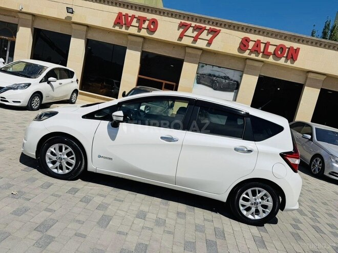 Nissan Note-5