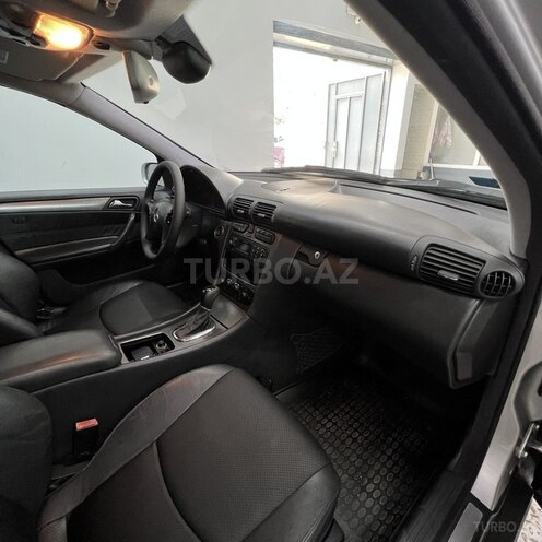Mercedes C 240-11