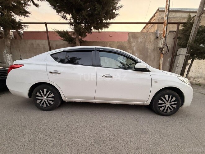 Nissan Sunny-2