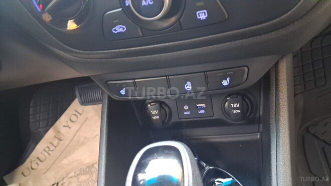 Hyundai Accent-5