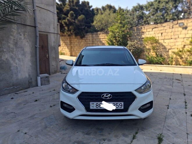 Hyundai Accent-1