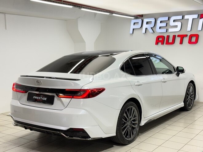 Toyota Camry-5