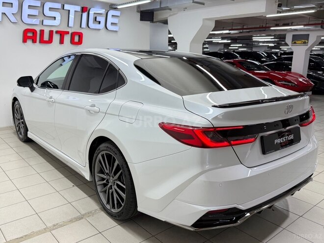 Toyota Camry-6