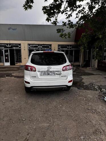 Hyundai Santa Fe-13