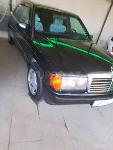 Mercedes 190-1
