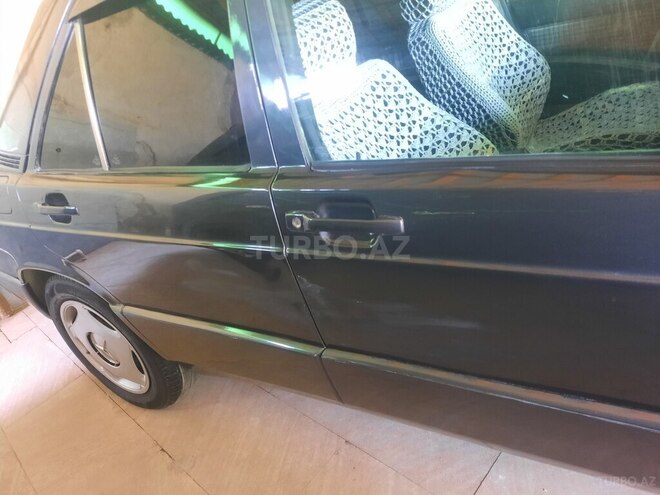 Mercedes 190-4