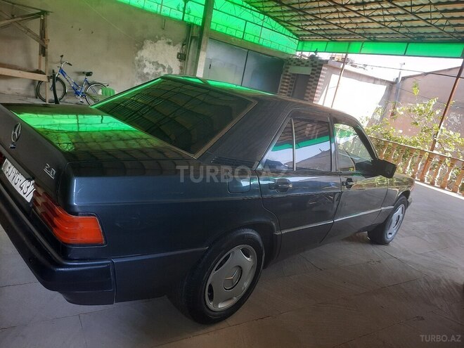 Mercedes 190-12