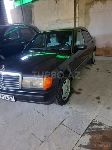 Mercedes 190-13