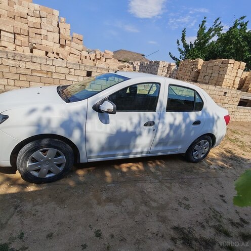 Renault Logan-4
