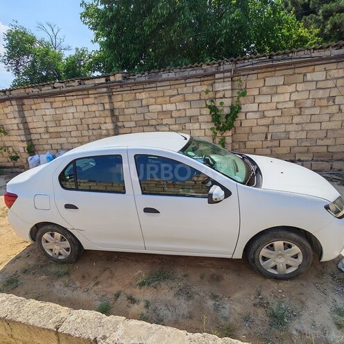 Renault Logan-8