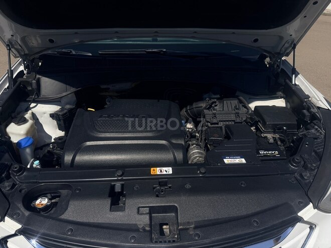 Hyundai Santa Fe-12