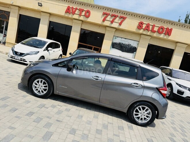 Nissan Note-5