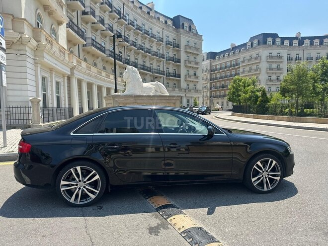 Audi A4-4