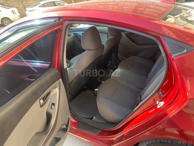 Hyundai Elantra-5