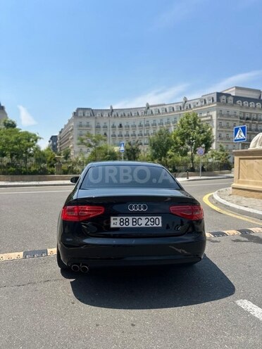 Audi A4-8