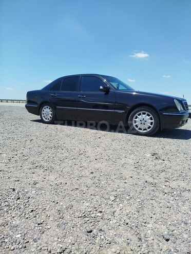 Mercedes E 220-4