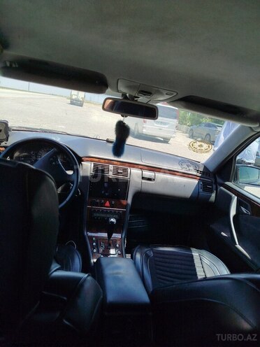 Mercedes E 220-5