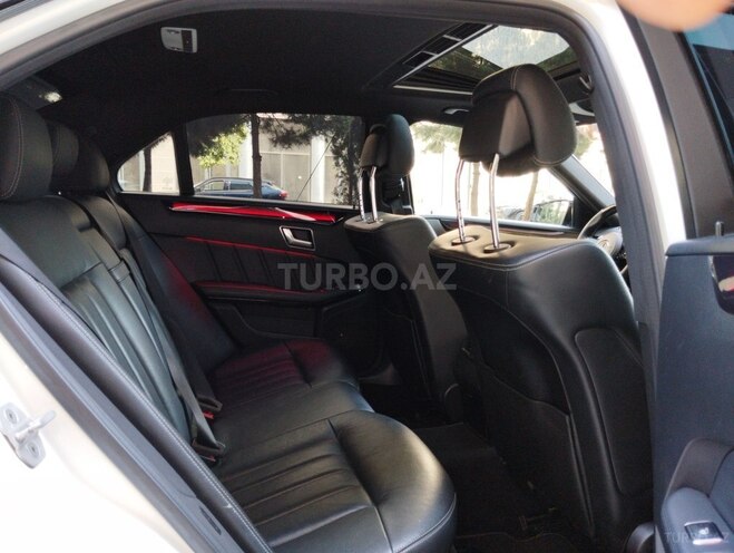 Mercedes E 250-11