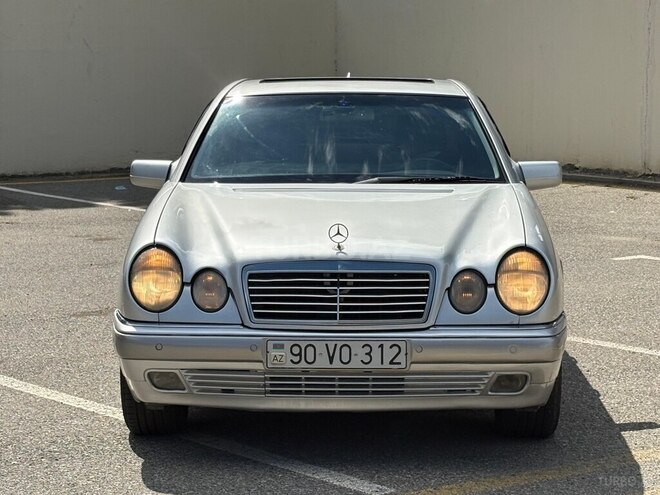 Mercedes E 240-2
