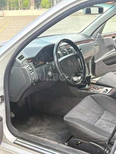 Mercedes E 240-7