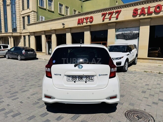 Nissan Note-7