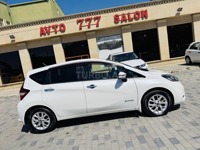 Nissan Note-4