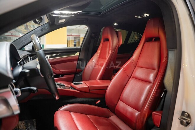 Porsche Panamera GTS-13