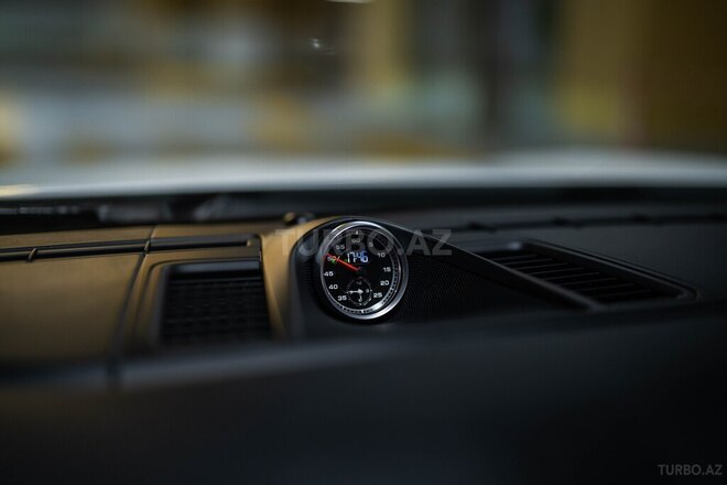 Porsche Panamera GTS-10