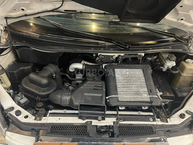 Hyundai H-1-9
