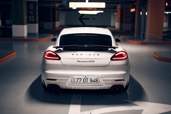 Porsche Panamera GTS-2