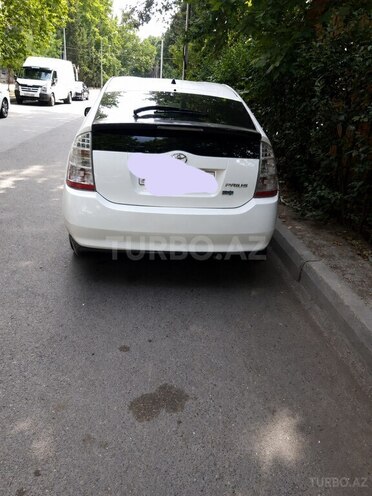 Toyota Prius-2