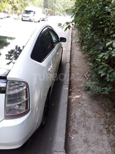 Toyota Prius-3